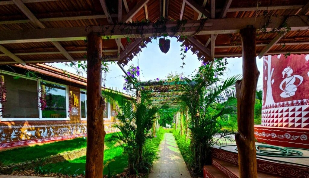 stay at ibbani jungle resort for family,friends and coorporates